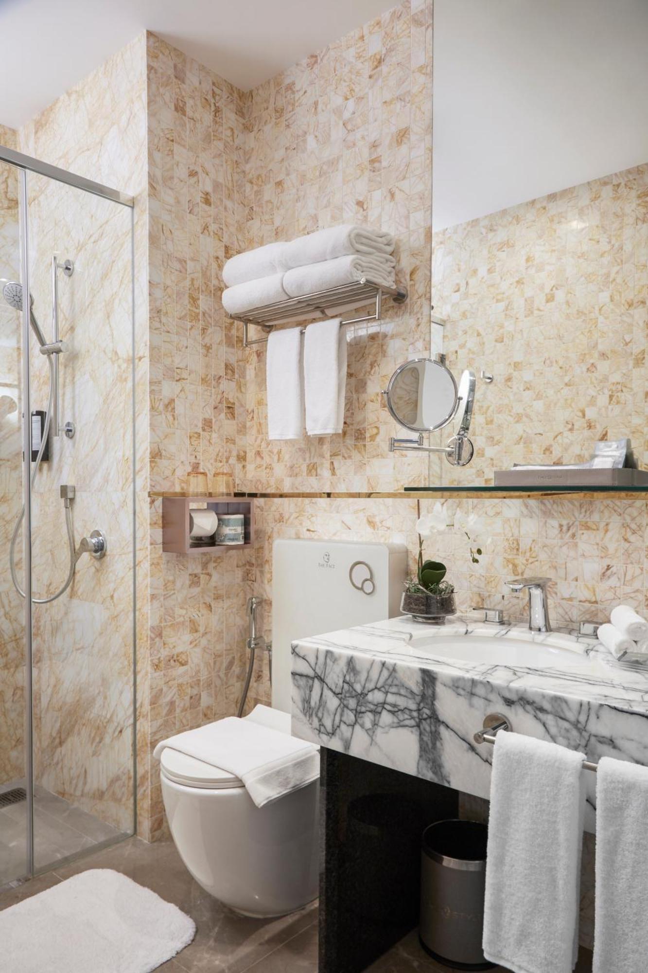 The Face Style Hotel Kuala Lumpur Buitenkant foto Bathroom