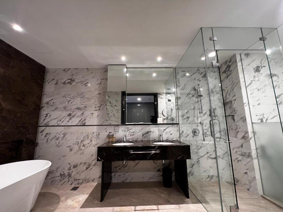 The Face Style Hotel Kuala Lumpur Buitenkant foto Bathroom